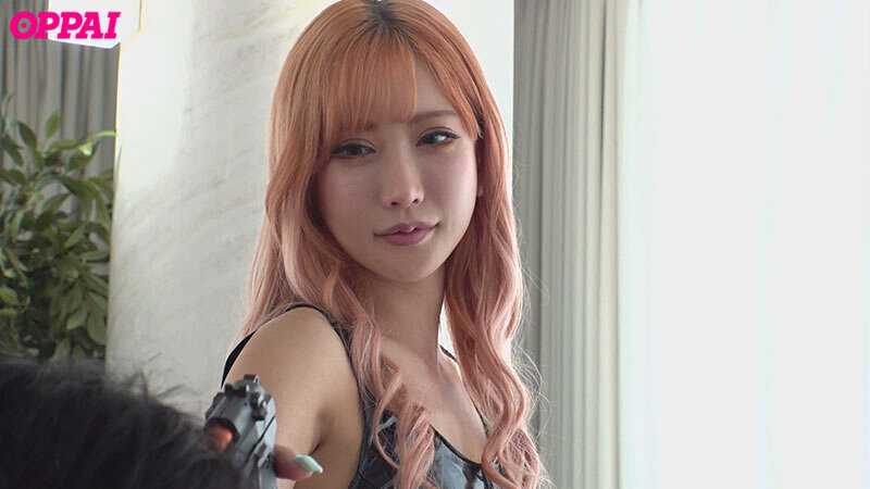 乳首こねくり痴女暗●者 VIPを腹上●させるギャルビッチ女豹スパイ AIKA