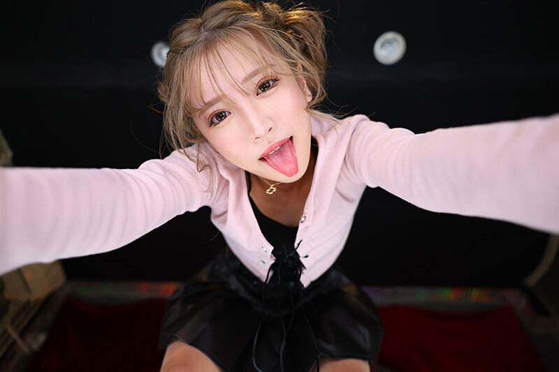 【VR】【8K VR】超天井特化JOI！トロ甘イジワルSギャルに圧迫見下ろしされながら、淫語交じりの淫靡手コキ×濃蜜フェラ×ヌチュクチュ密着騎乗位でエンドレス射精管理されちゃえ！ 小那海あや