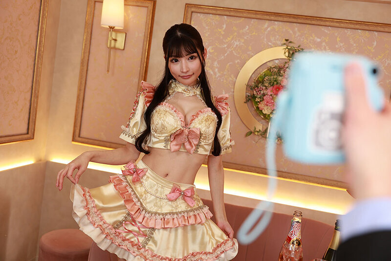 【VR】シン・顔面特化アングルVR ～コンカフェ嬢・胡桃さくらが推し客のボクを’KuruMira’で射精管理する！！！！