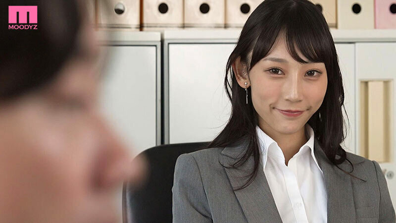 ささやき淫語と高速乳首責めでボクを射畜化トレーニングする腹筋バリキレ女上司 白浜果歩