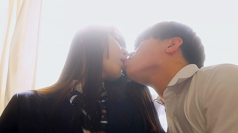 【青春×ニューハーフ×ドラマ】ぼくたちが童貞を卒業したあの頃、無我夢中で穴に入れあった。「初めてのキス、潮、初アナルSEX、そして逆アナル、全部いい思い出。」 月乃クロロ