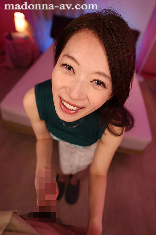【VR】初VR三雲彩葉 年の差マッチングアプリで出逢った美人妻・彩葉さんを 僕の若さと勢いで肉欲の虜にしてやろうと思ったら 逆にイカされまくり彼女との貪欲ナマ中SEXに沼ってしまった 超高画質8K