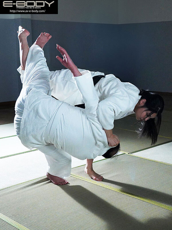 Kcup 173cm 関東を覇した黒帯柔道家 大門レヤ AVデビュー