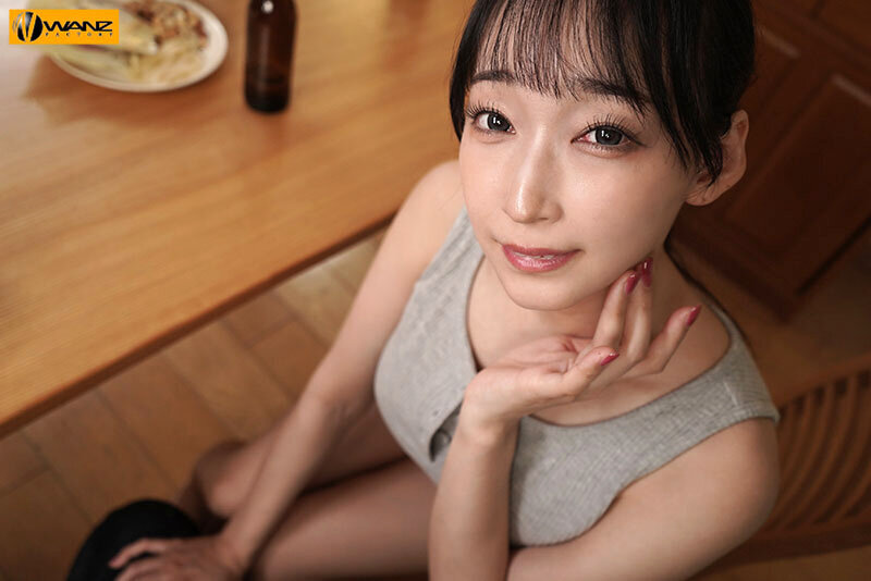 妻が近くにいるのに...義姉と家庭内不倫 僕にだけ聞こえるコッソリ耳元淫語と密着騎乗位で痴女ってきます。 蓮実クレア